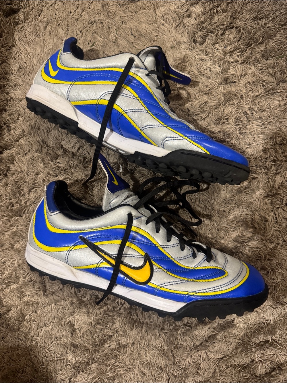 R9 Nike Men’s Blue/Yellow/Silver Turf Sneakers